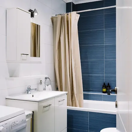 King George By Binobi! Thessaloníki